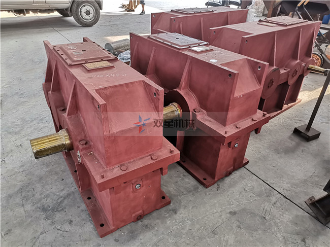 金屬撕碎機(jī)減速機(jī)采用什么類型，什么型號(hào)？