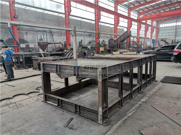 <a href='http://www.absharbe.com/psxl/4.html' target='_blank'><span>廢鋼破碎機</span></a>設(shè)備客戶現(xiàn)場考察