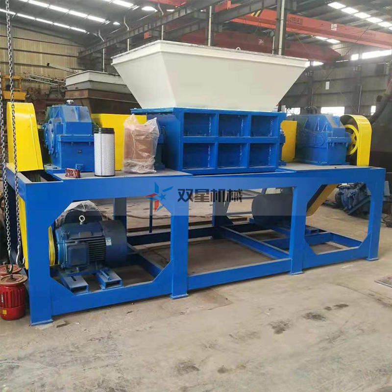 金屬撕碎機(jī)完成噪音低、無(wú)污染、操作簡(jiǎn)單撕碎