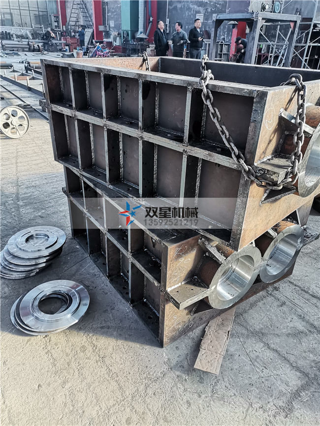 <a href='http://www.absharbe.com/ssxl/10.html' target='_blank'><span>金屬撕碎機</span></a>撕碎箱體實拍