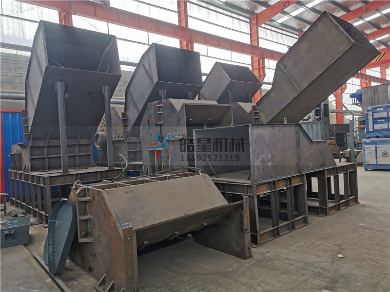 斷橋鋁破碎機(jī) <a href='http://www.absharbe.com/feilv/1660.html' target='_blank'><span>斷橋鋁破碎機(jī)</span></a>