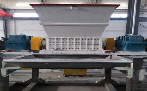 哪些因素決定著<a href='http://www.absharbe.com/ssxl/10.html' target='_blank'><span>金屬撕碎機</span></a>的價格